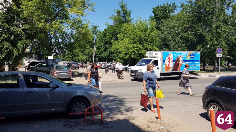Саратовцы из группы риска продолжают гулять без масок