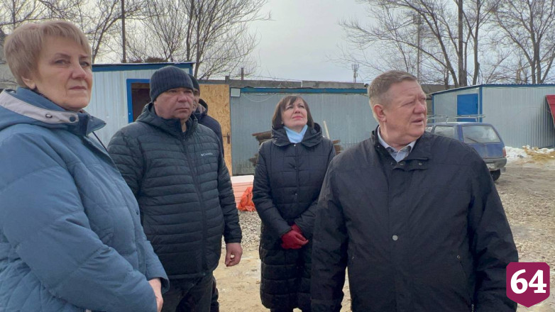 Строители пообещали саратовцам возвести поликлинику раньше срока 