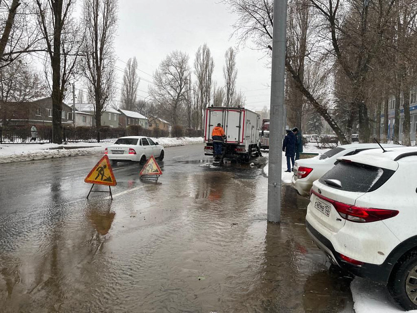 Без воды из-за коммунальной аварии остались тысячи саратовцев 