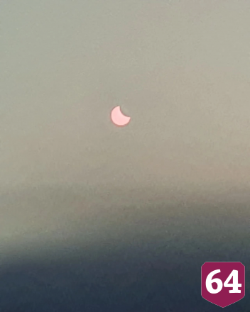 Саратовцы делятся в соцсетях фотографиями солнечного затмения