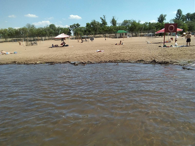 Жители пожаловались на состояние платного пляжа