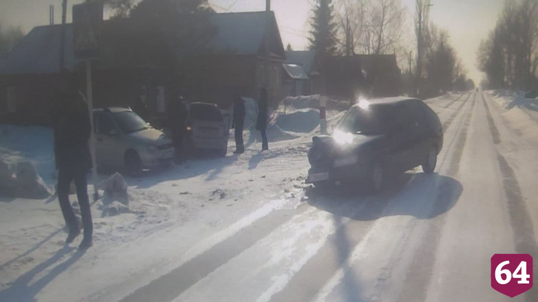 Пожилой водитель «Калины» устроил ДТП и попал в больницу