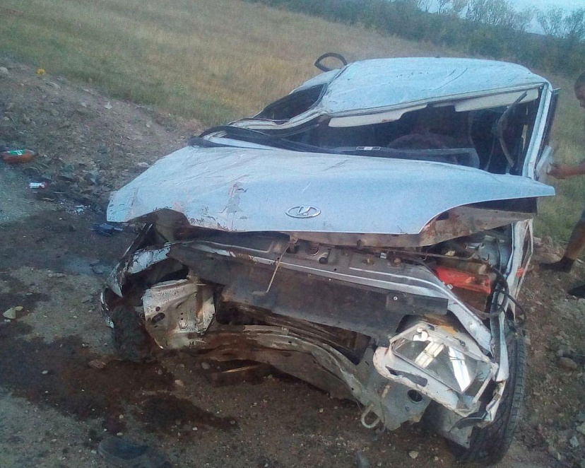 В перевернувшейся «Ладе» пострадали 2 человека