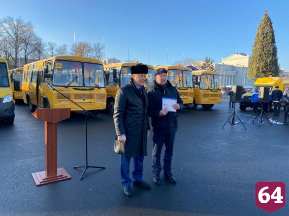 Саратовская область получила 58 новых школьных автобусов