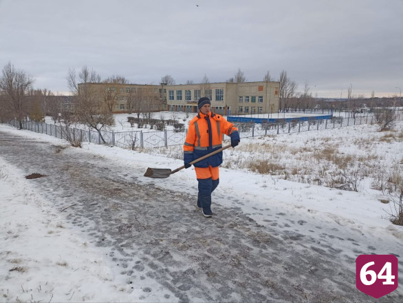 Глава Саратова объявила борьбу с гололедом
