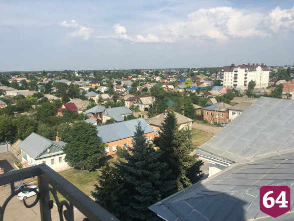 Саратовцы после пения пастора под гитару забрались на колокольню 