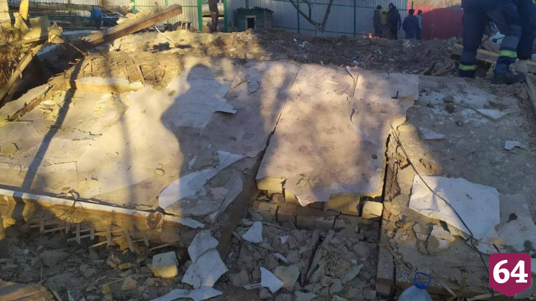 В Саратове на подростка рухнула стена дома
