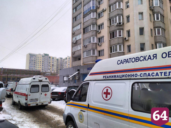 Оставленный бабушкой в одиночестве ребенок написал записку прохожим 