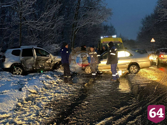 Двое пострадали в ДТП на Кумысной поляне
