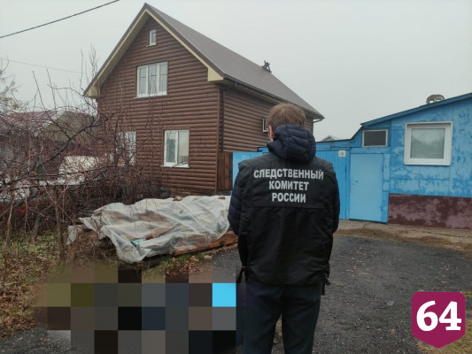 У частного дома найден труп неизвестного мужчины