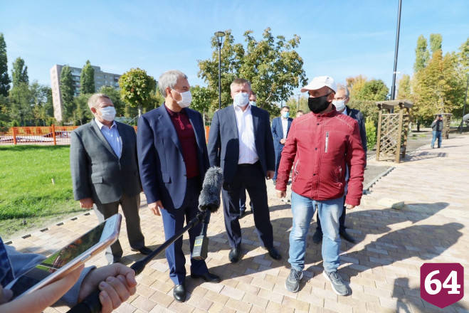 Володин отправил главу Саратова укладывать асфальт 