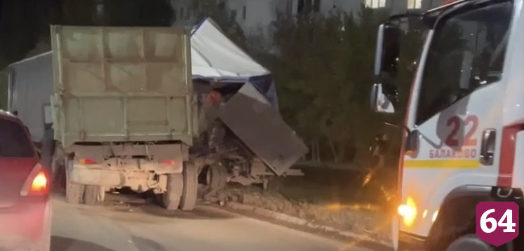 Под Саратовом пьяный водитель грузовика протаранил три машины