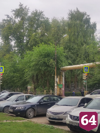 Под Саратовом установили светофор без красного сигнала