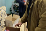 Саратовский силач со спонсорами собрал детям 300 новогодних подарков 