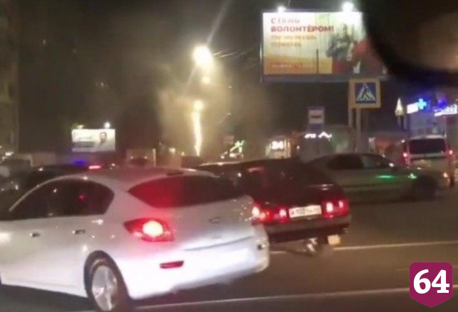 На улице Навашина сгорел Volkswagen