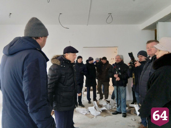  Губернатор потребовал немедленно запустить тепло для продолжения строительства детского сада 