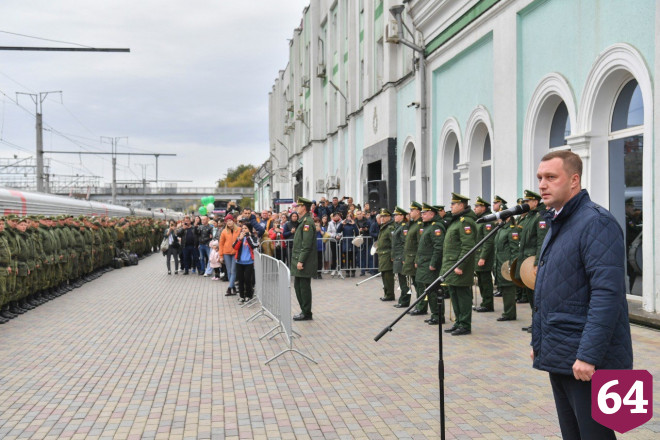 В Саратове мобилизованных провожали целыми семьями 