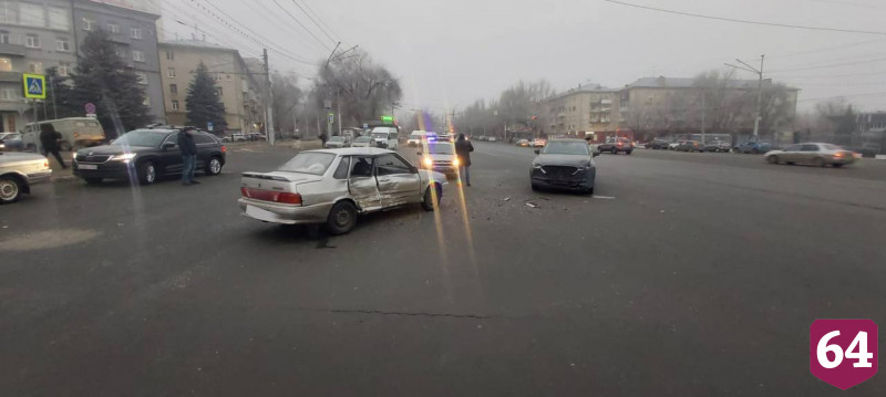 Двое детей пострадали в аварии на площади Ленина