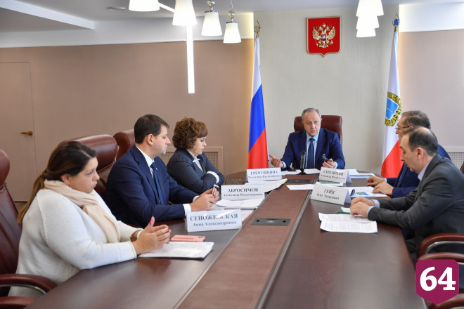 Радаев напомнил о сроках строительства Дворца водных видов спорта