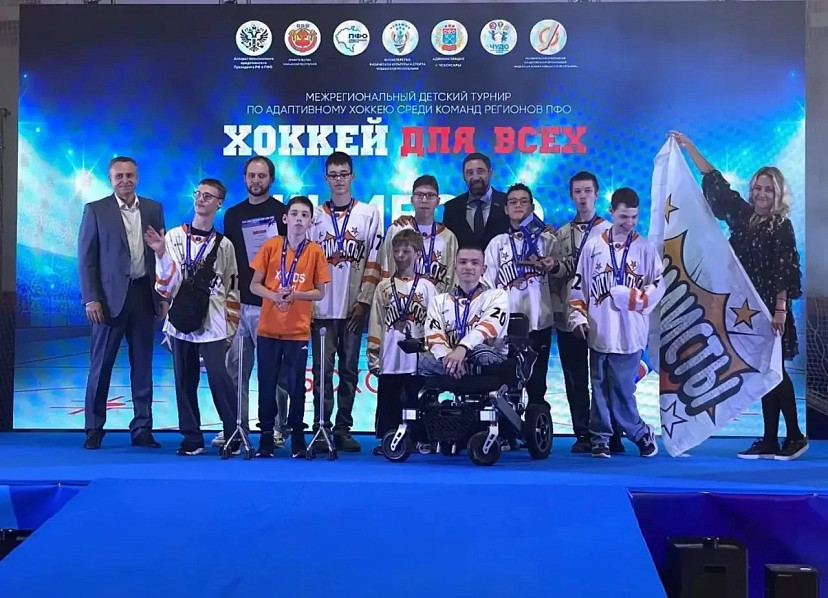 Саратовские следж-хоккеисты стали призерами межрегионального турнира