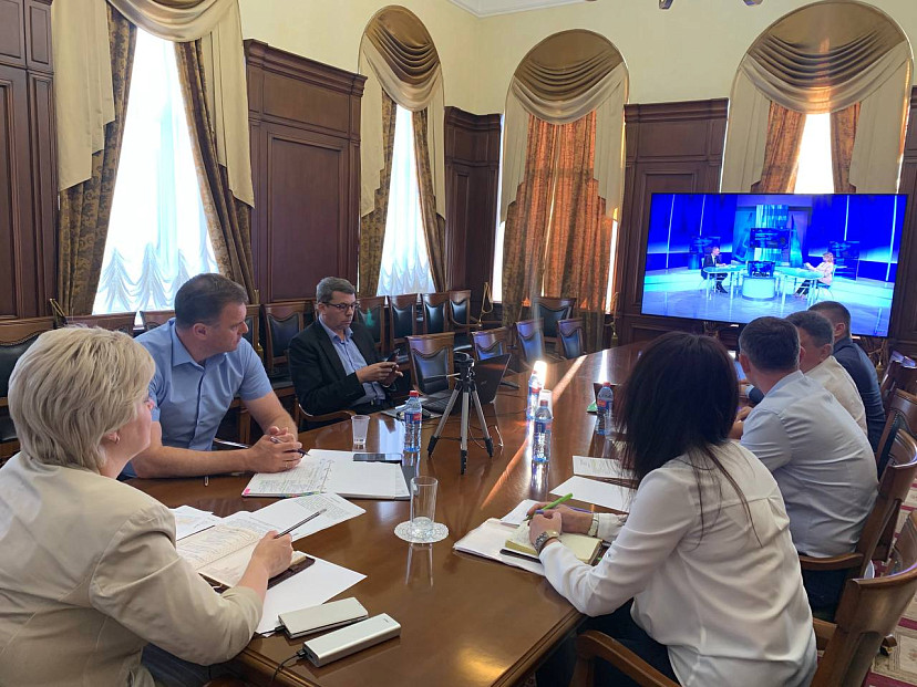 Проблему с парковками в Саратове хотят решить через чат-бот
