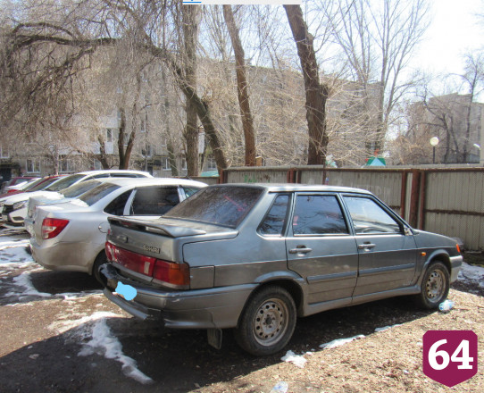 В центре Саратова нашли угнанный автомобиль со следами взлома