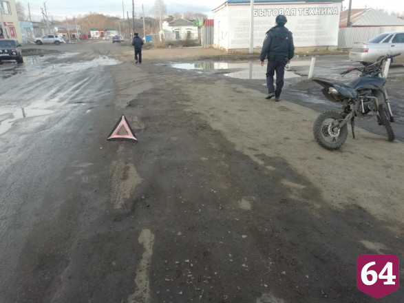 Под Саратовом автоледи сбила 15-летнего подростка на мопеде
