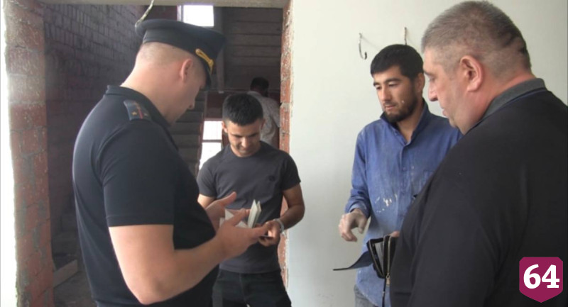 Из Саратовской области выдворят 80 нелегалов