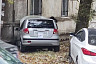 В Саратове автомобили участников ДТП вынесло к жилому дому