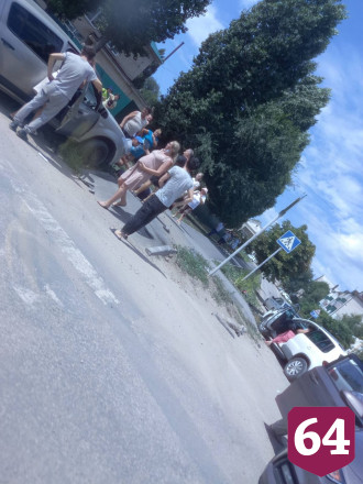 Под Саратовом иномарка вылетела на тротуар и покалечила пешехода