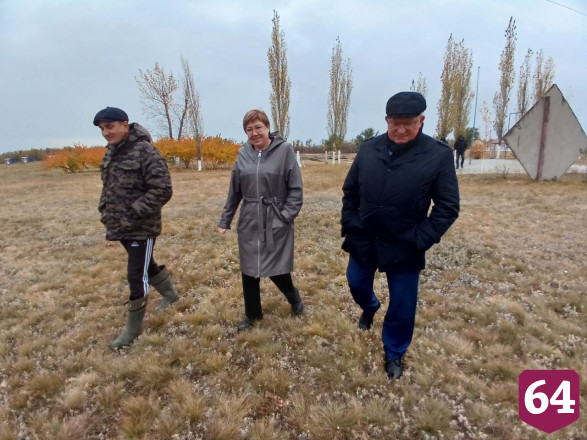 В детском лагере под Саратовом посадили липы и березы