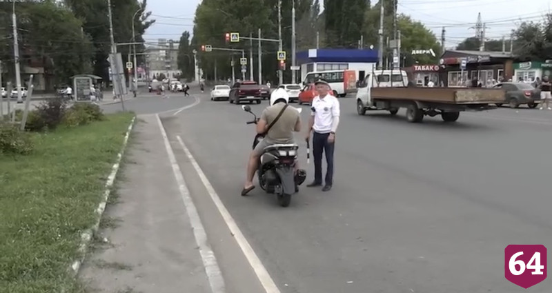 В Саратове полицейские преследовали подростка-нарушителя на питбайке 