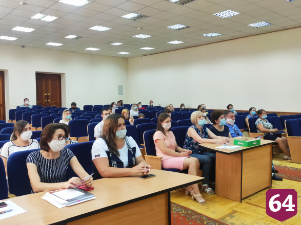 Сироты получили 54 квартиры в новых домах Энгельса