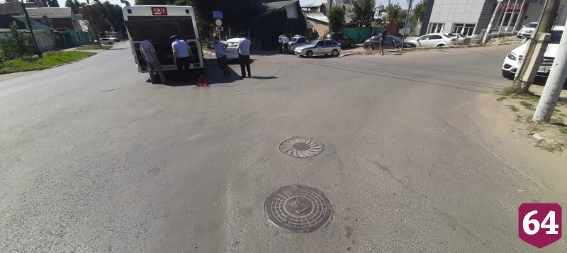 На Мясницкой водитель «Приоры» протаранил автобус