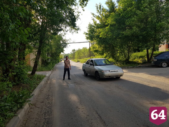 В Саратове легковушка сбила подростка на велосипеде