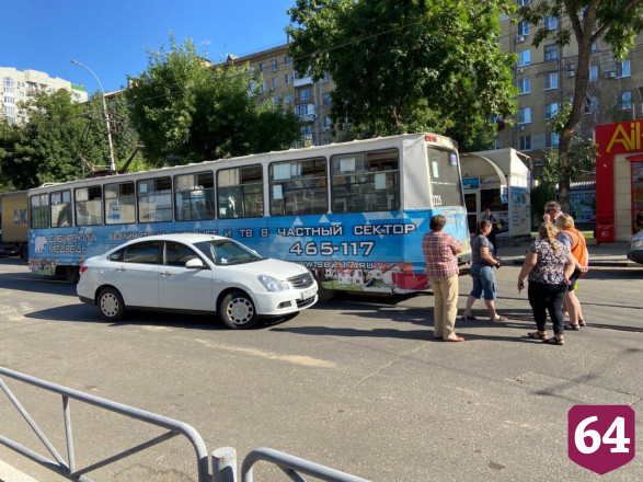 В Саратове из-за ДТП в Мирном переулке встали трамваи