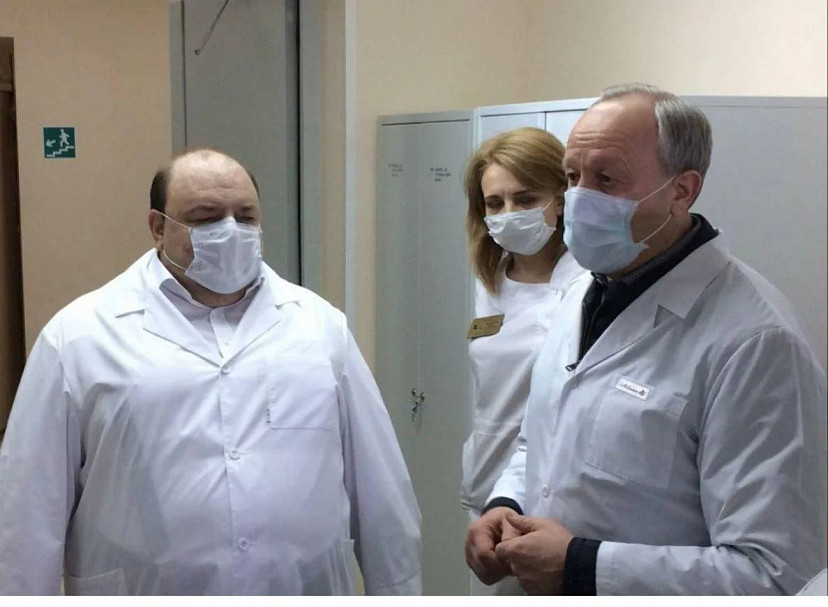 Министр отметил помощь губернатора саратовской медицине
