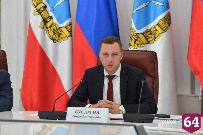 Губернатор поручил в круглосуточном режиме подключать дома к теплу 