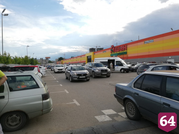 В Саратове эвакуировали посетителей торгового центра