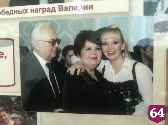 Мужа саратовской певицы назвали «золотым зятем»