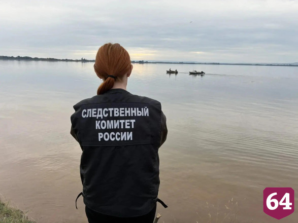  Два человека погибли при столкновении катера с берегом в Саратовской области