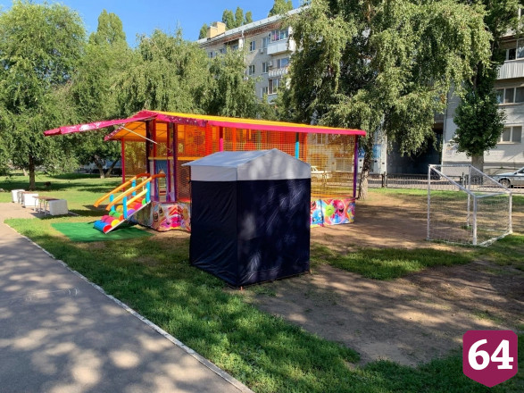 В Саратове владельцы аттракциона лишили детей футбольного поля