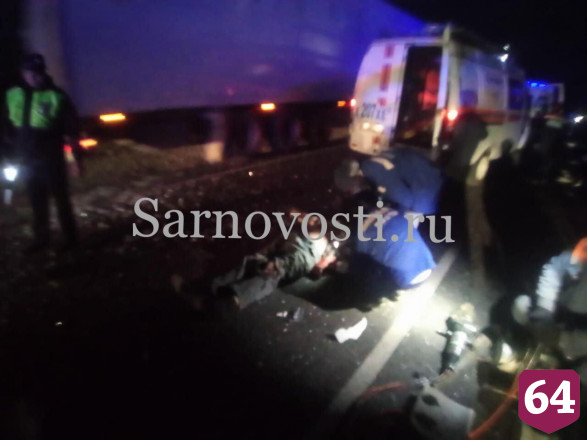 Под Саратовом в ДТП с бензовозом погиб водитель «Жигулей»