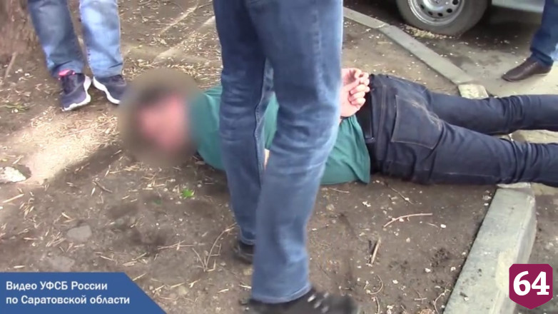 На набережной Саратова силовики устроили облаву на мошенников