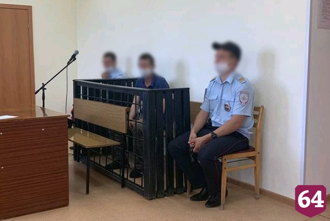 Мужчина оглушил лопатой и зарезал пьяного гостя 