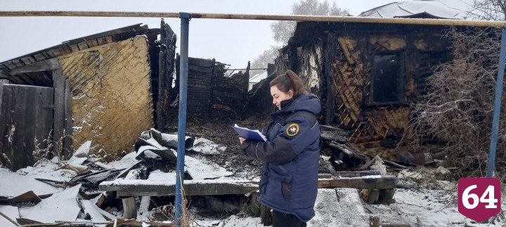 Под завалами сгоревшего дома нашли труп курильщика