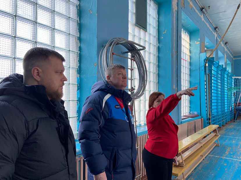 В школах Заводского района отремонтируют спортзалы и дворы