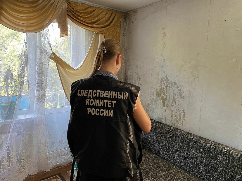 В квартире на улице Комарова нашли мертвеца