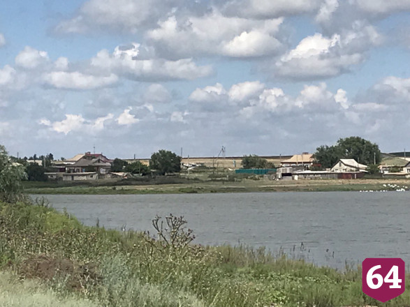 Экскаваторы тонули в иле при расчистке водохранилища под Саратовом 