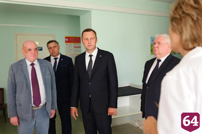 Саратовский губернатор поручил привлечь врачей в районную больницу 
